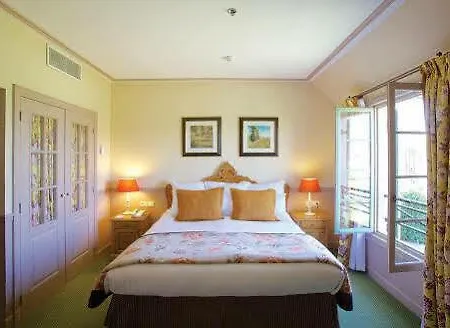 Marriott's Village D'ile-de-france Hotel 4*