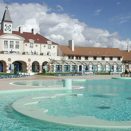 Marriott's Village D'ile-de-france Hotel 4*